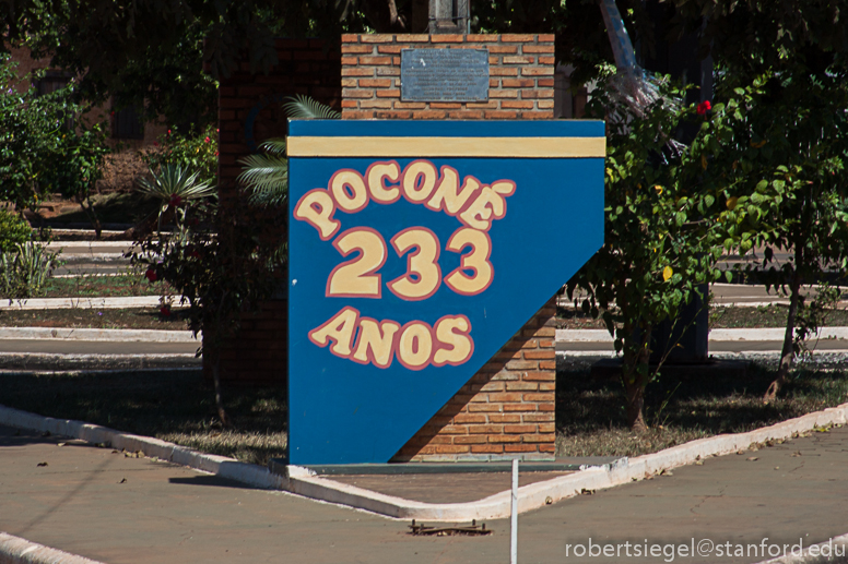 233 anos